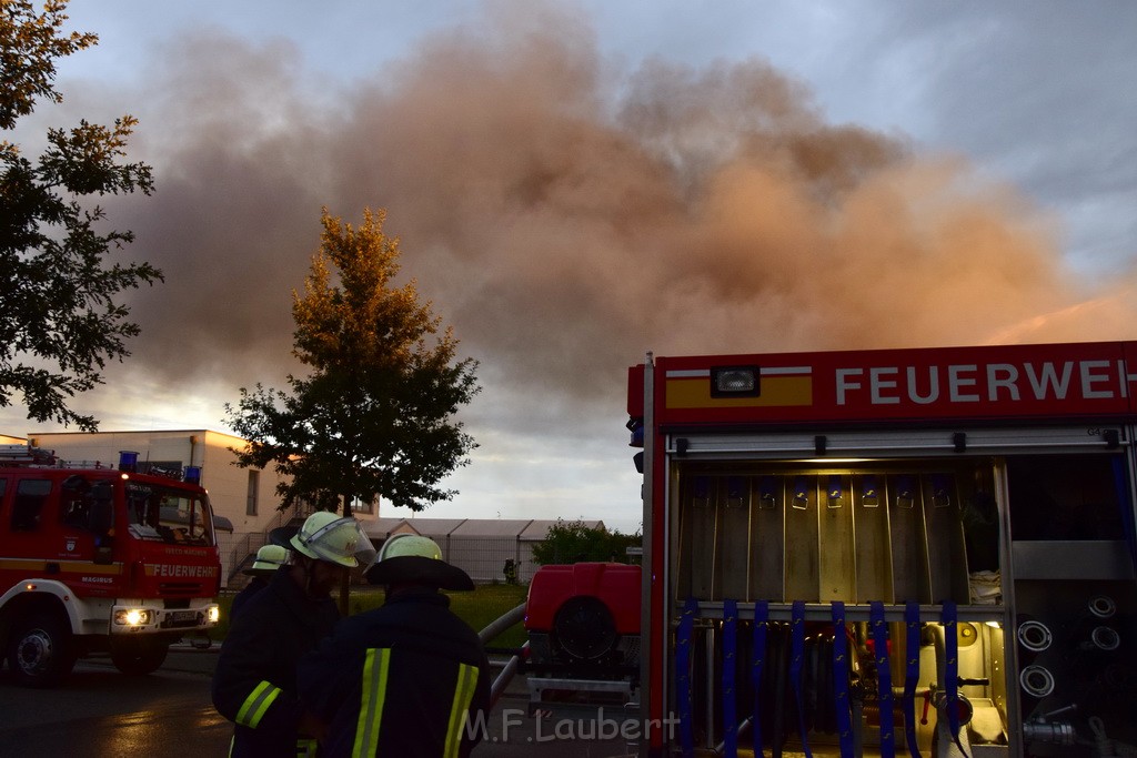 Grossbrand Halle Troisdorf Kriegsdorf Junkersring P264.JPG - Miklos Laubert